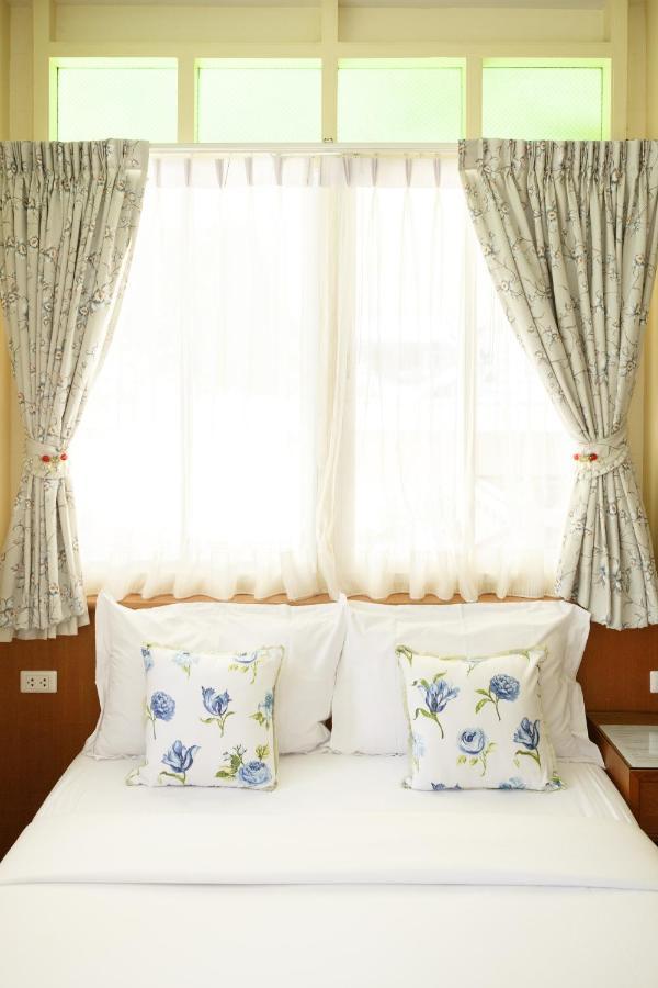 Baan Dinso Hostel Bangkok Luaran gambar