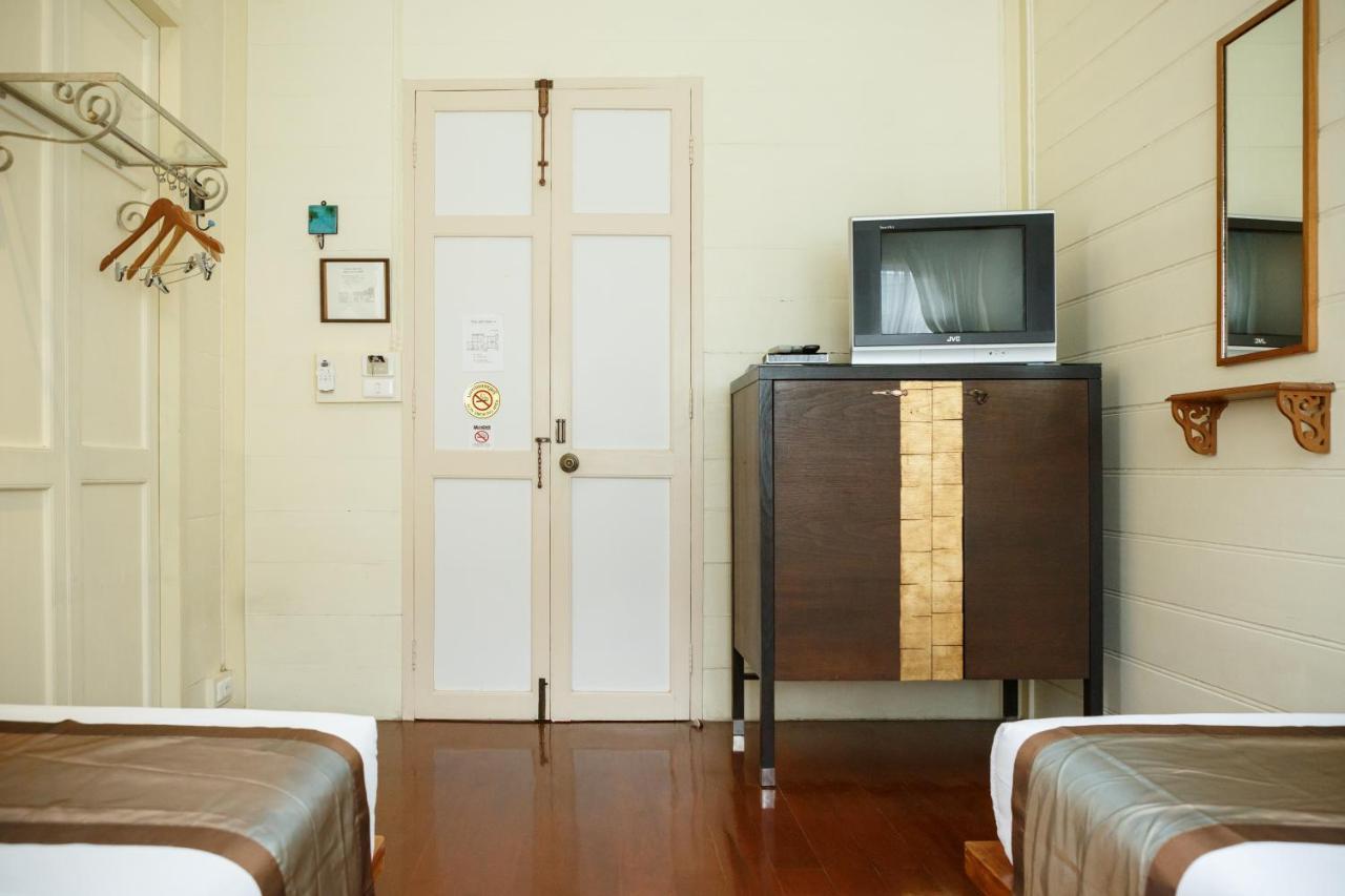 Baan Dinso Hostel Bangkok Luaran gambar