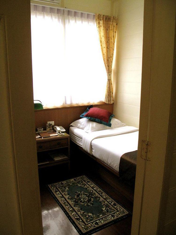 Baan Dinso Hostel Bangkok Luaran gambar