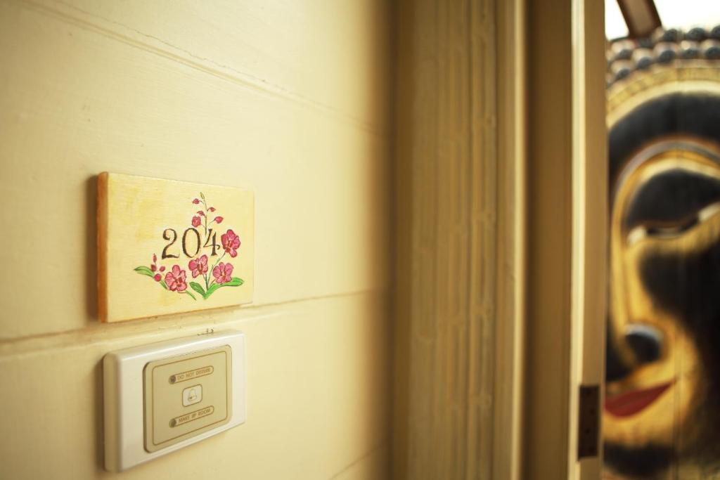 Baan Dinso Hostel Bangkok Luaran gambar
