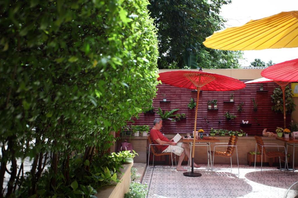 Baan Dinso Hostel Bangkok Luaran gambar