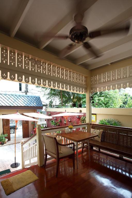 Baan Dinso Hostel Bangkok Luaran gambar